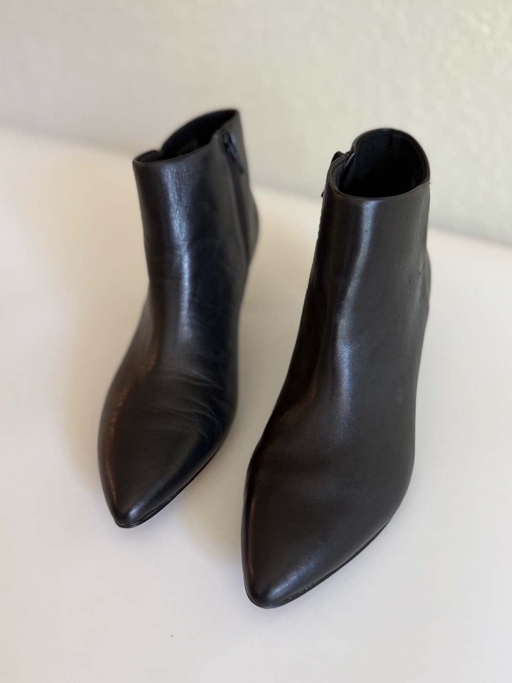 Clarks Linvale Sea Black Leather Ankle Booties